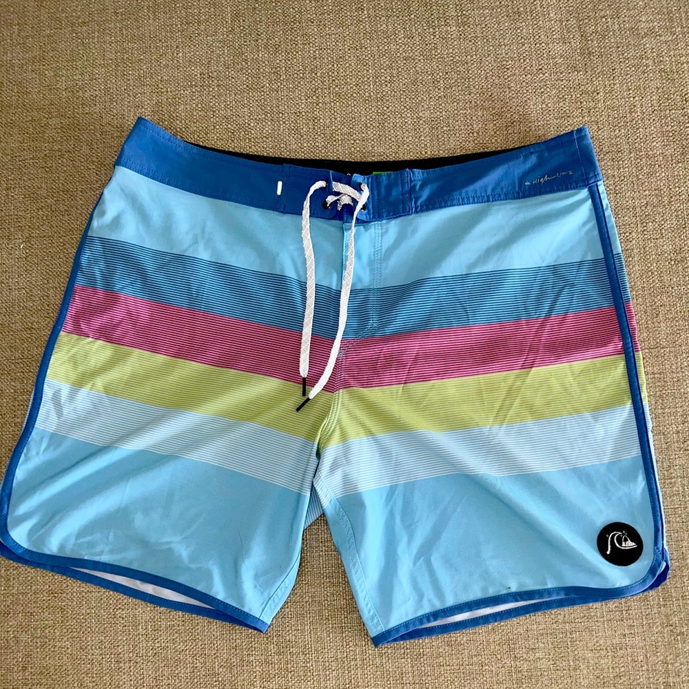 Quicksilver Men’s Everyday Stripe 19” Boardshort, size 38. Like new